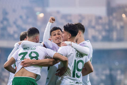 Hammarbys Jusef Erabi jublar med Montader Madjed och Alper
