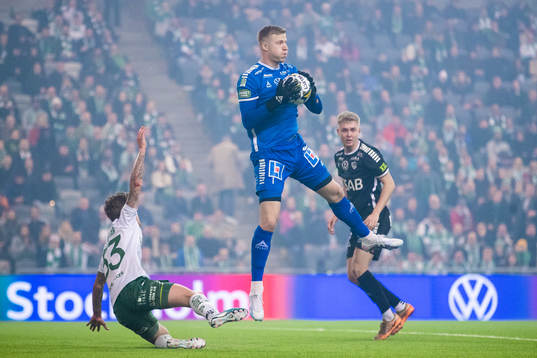 Brages målvakt Viktor Frodig