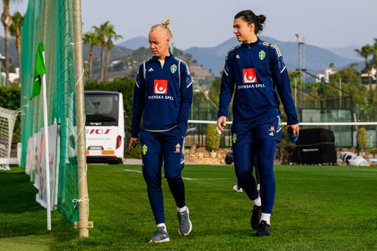 Caroline Seger and goalkeeper Zecira Musovic