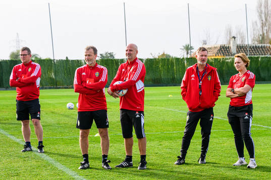 Goalkeeper coach Leif Troedsson, fysio Pontus Ekblom,