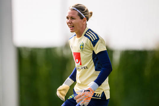 Goalkeeper Jennifer Falk