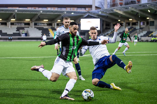 GAIS Mervan Celik och IFK Norrköpings Marco Lund Nielsen