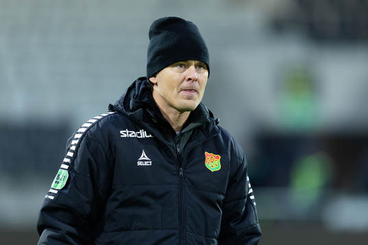 GAIS huvudtränare Fredrik Holmberg deppar