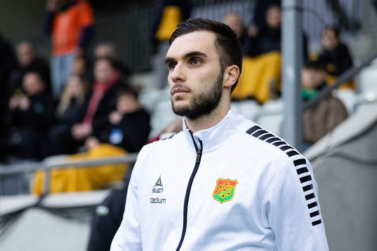 GAIS  Egzon Binaku innan fotbollsmatchen i Svenska Cupen