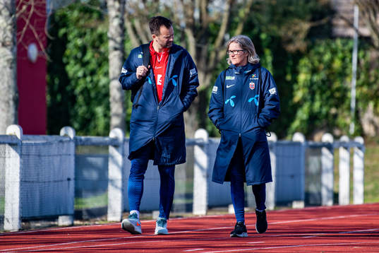 Jon Knudsen, goalkeeper coach and Hege Riise, head coach of