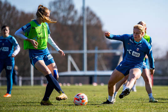 Malin Brenn and Julie Blakstad of Norway