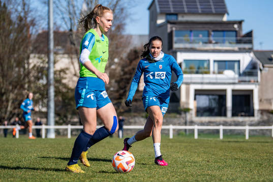 Malin Brenn and Guro Reiten of Norway