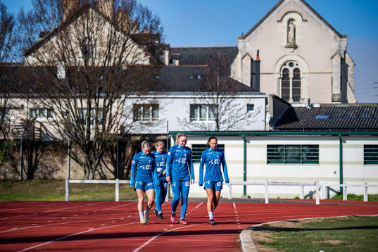 Thea Bjelde, Julie Blakstad, Anna Langås Jøsendal and