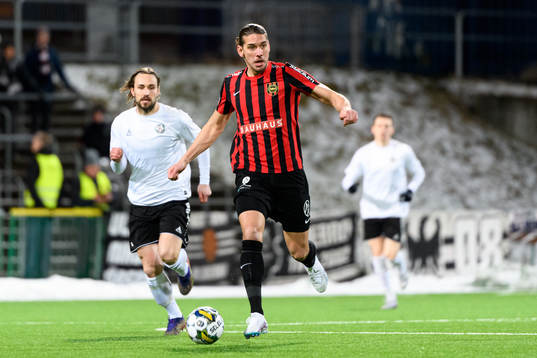 Örebros Kevin Walker och Brommapojkarnas Nikola Vasic