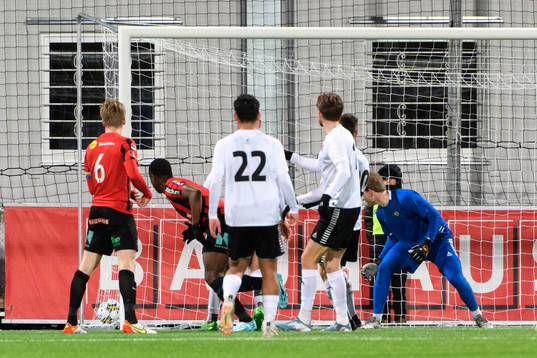 Brommapojkarnas Richie Omorowa gör 1-2