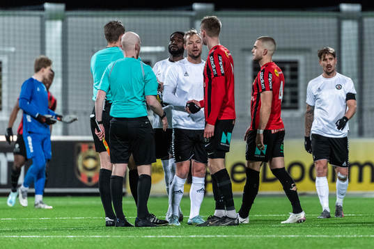 Örebros Nasiru Moro, Sebastian Crona och Brommapojkarnas