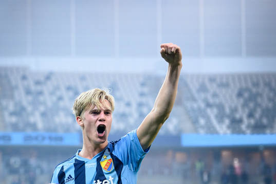 Djurgårdens Lucas Bergvall jublar