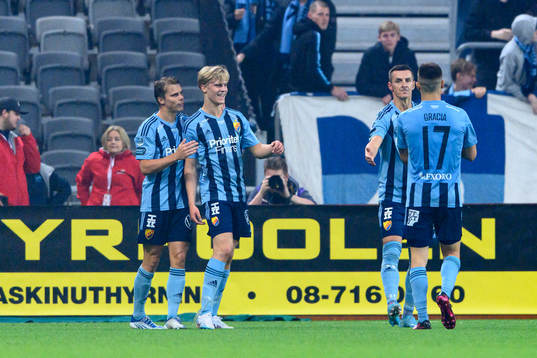 Djurgårdens Lucas Bergvall jublar