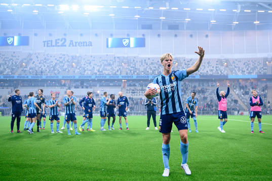 Djurgårdens Lucas Bergvall jublar