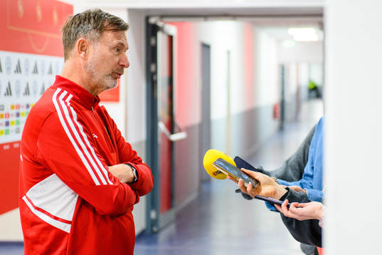 Head coach Peter Gerhardsson of the Swedish women's