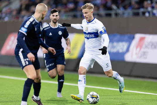 IFK Göteborgs Oscar Wendt och Utsiktens Jesper Brandt och