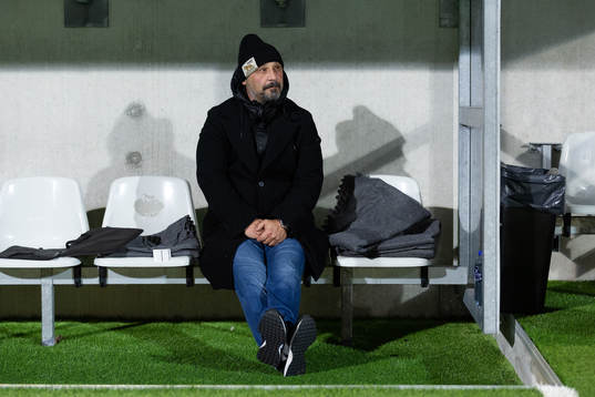 Utsiktens manager Bosko Orovic innan fotbollsmatchen i