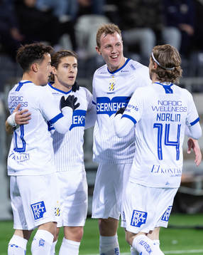 IFK Göteborgs Eman Markovic jublar med lagkamrater