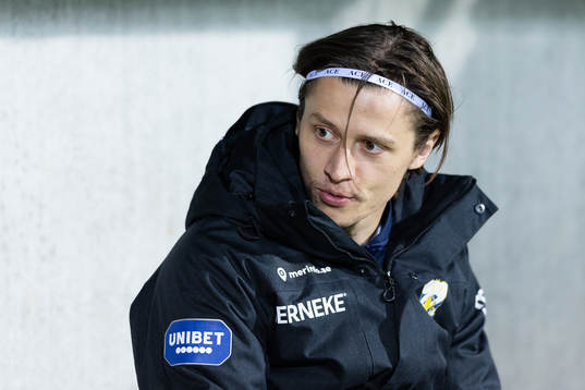 IFK Göteborgs Simon Thern innan fotbollsmatchen i Svenska
