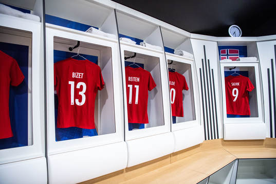 Shirts of Celin Bizet Ildhusøy, Guro Reiten, Thea Bjelde