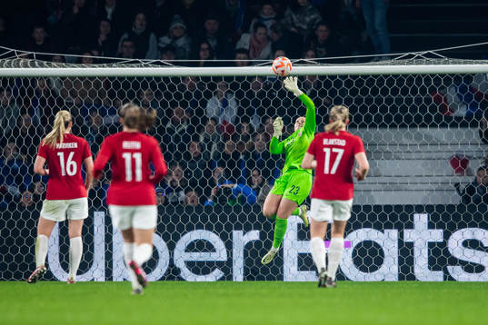 goalkeeper Aurora Mikalsen of Norway
