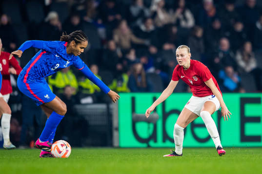 Wendie Renard of France and Karina Sævik of Norway