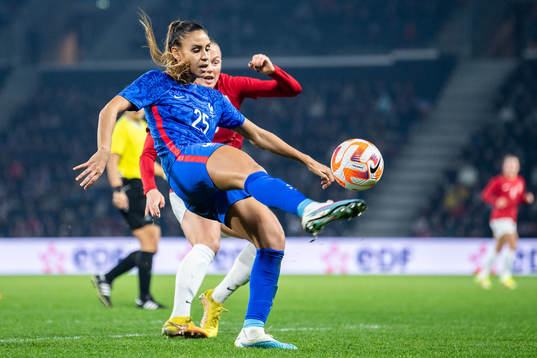 Maelle Lakrar of France