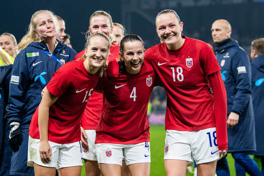 Amalie Eikeland, Tuva Hansen and Frida Maanum of Norway