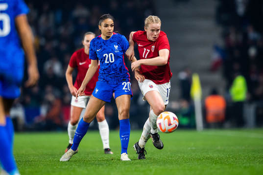 Delphine Cascarino of France and Julie Blakstad of Norway