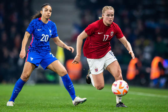 Delphine Cascarino of France and Julie Blakstad of Norway