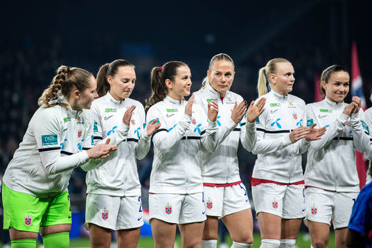 Goalkeeper Aurora Mikalsen, Marit Bratberg Lund, Tuva
