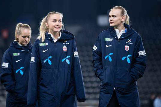 Anna Langås Jøsendal and Karina Sævik of Norway