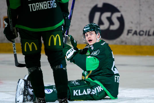 Färjestads Lucas Forsell jublar när han gjort 2-0