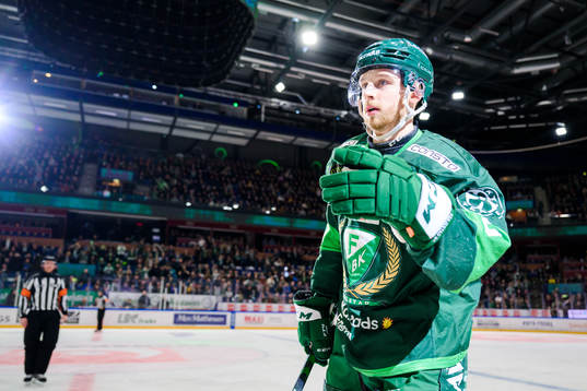 Färjestads Marcus Westfält jublar när han gjort 1-0