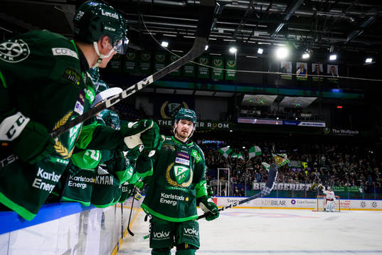 Färjestads Linus Johansson jublar