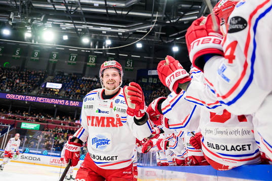 Timrås Jonathan Dahlén jublar