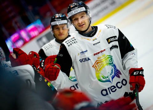 Malmö Redhawks Johan Olofsson  jublar vid 1-2