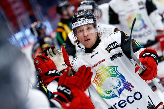Malmö Redhawks Marcus Sylvegård jublar