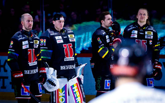 Örebros Rasmus Rissanen, målvakt Jonas Arntzen, Filip