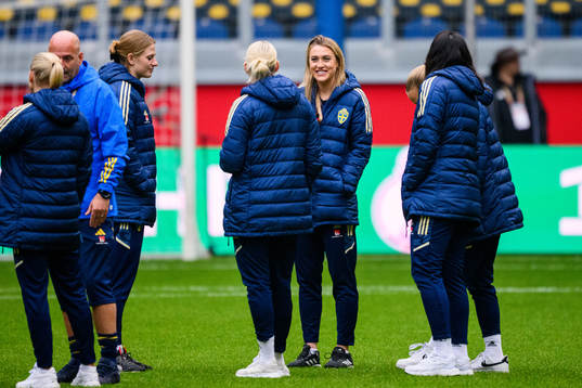 Freja Olofsson of Sweden walks the pitch