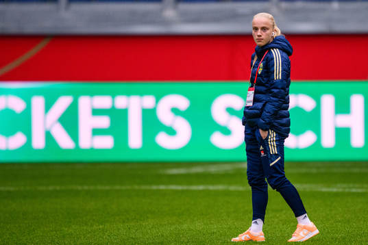 Anna Sandberg of Sweden walks the pitch