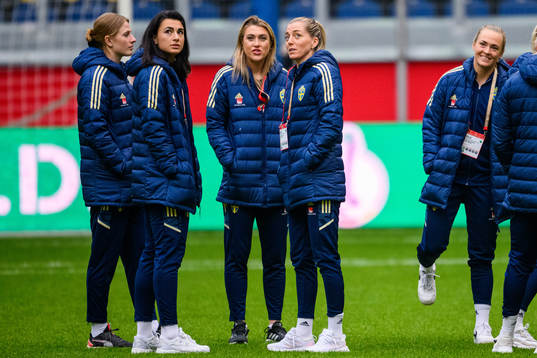 Goalkeeper Tove Enblom, goalkeeper Zecira Musovic, Freja