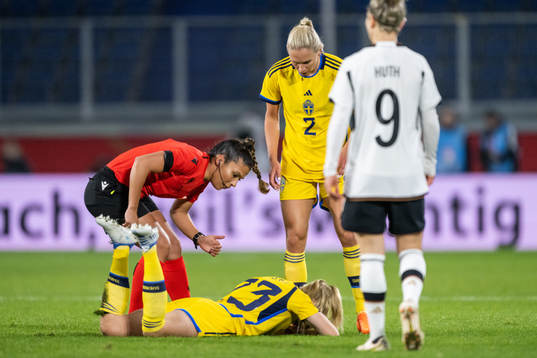 Elin Rubensson of Sweden in pain