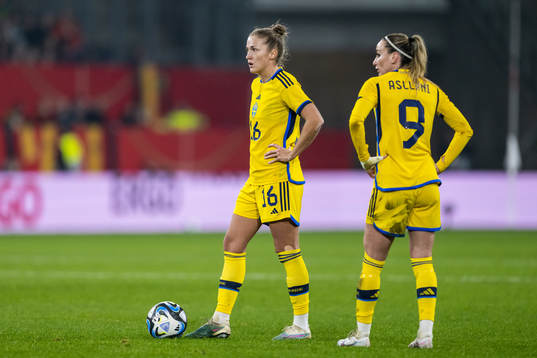 Filippa Angeldahl and Kosovare Asllani of Sweden