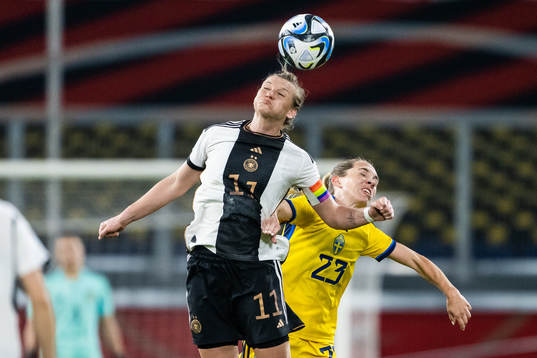 Alexandra Popp of Germany and Elin Rubensson of Sweden
