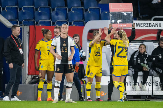 Elin Rubensson is being substituted for Julia Zigiotti Olme