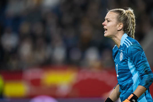 goalkeeper Merle Frohms of Germany