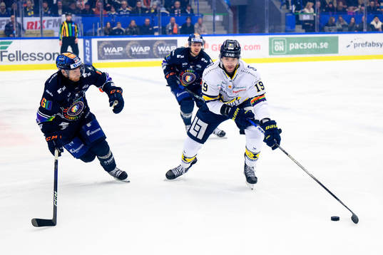 Växjös Erik Josefsson och HV71s Sam Vigneault