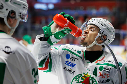 Rögles Brady Ferguson dricker vatten