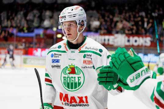 Rögles Adam Edström jublar